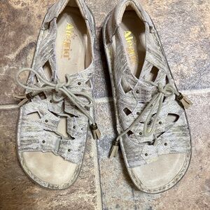 Alegria Women's Tan Strappy size 41 Sandals